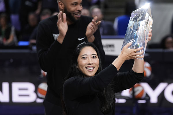 ▲WNBA金州女武神主帥娜塔莉中瀨奪年度最佳教練。（圖／達志影像／美聯社）