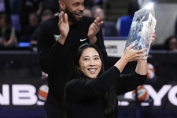 ▲WNBA金州女武神主帥娜塔莉中瀨奪年度最佳教練。（圖／達志影像／美聯社）