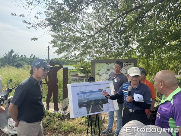 ▲立委劉建國會同水利署第五河川分署長吳明華與地方代表實地會勘防洪工程。（圖／記者游瓊華翻攝）