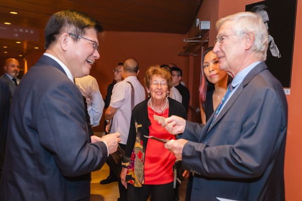 ▲▼外交部長林佳龍（左）與「羅馬藝術節」主席Guido Fabiani（右）互動交流。（圖／外交部提供）