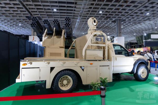 【2025臺北航太展】　2.75吋火箭車載砲塔系統