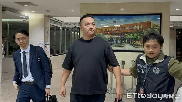 ▲▼建築設計師陳光雄、李姓執行長兒子交保。（圖／記者劉昌松攝）