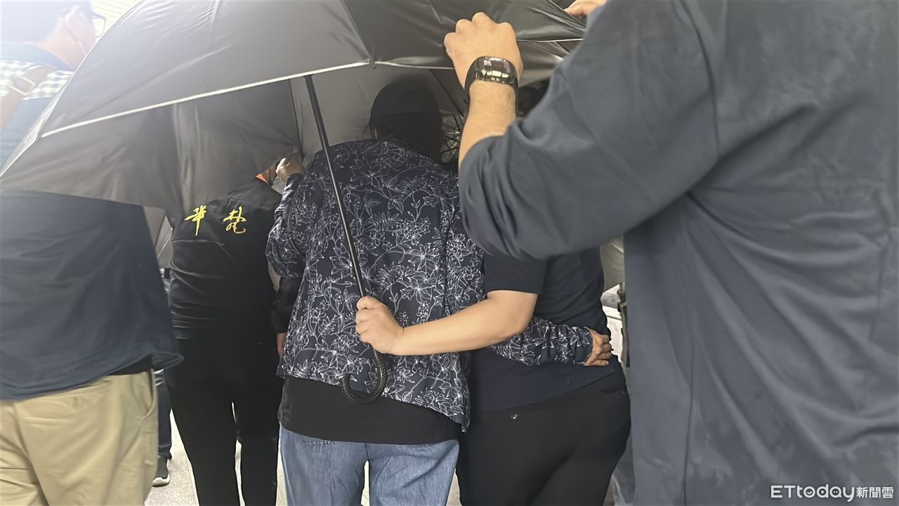 女大生遭少年猛砍31刀亡！解剖2hrs追死因　家屬悲領遺體辦後事