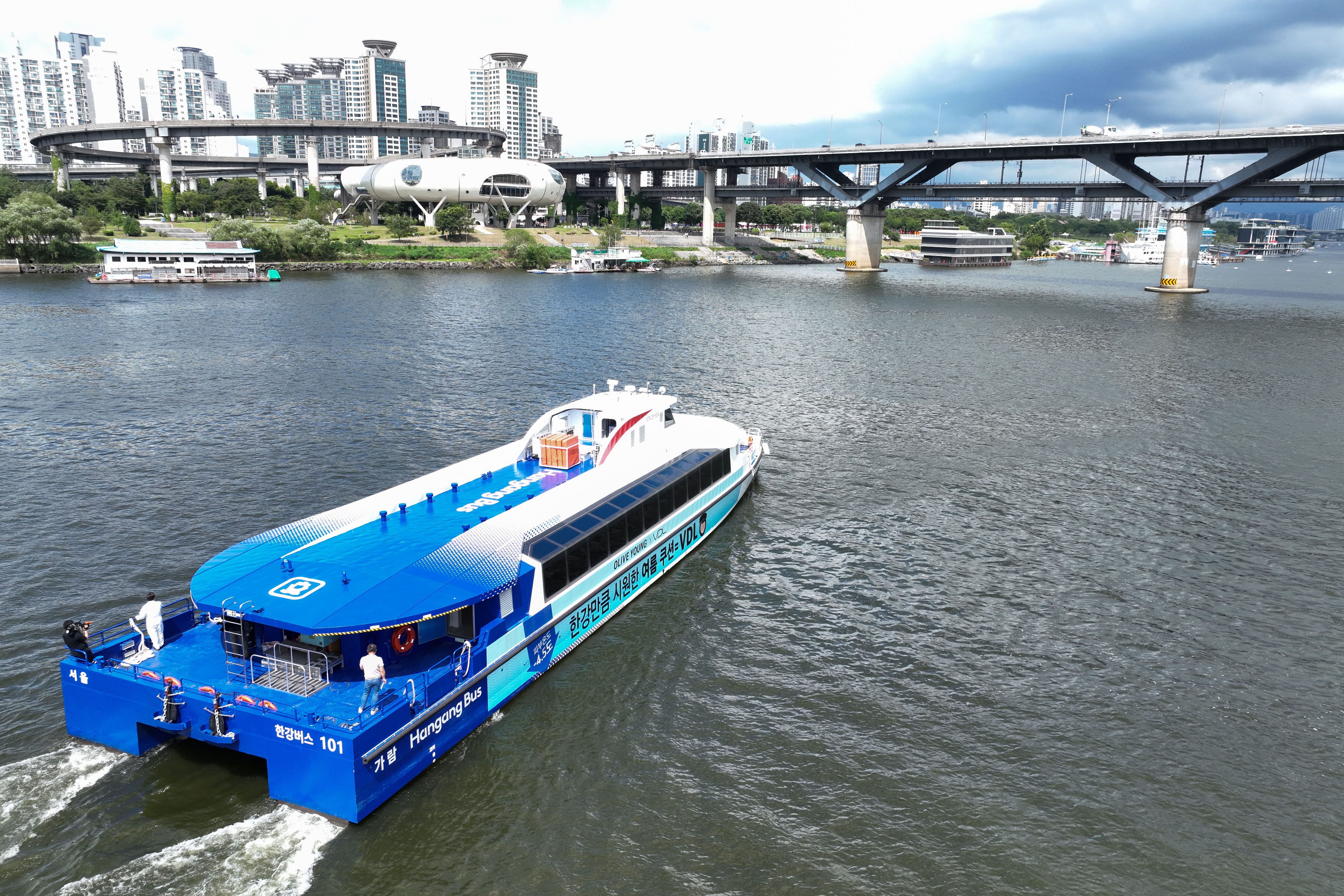 ▲▼南韓首爾「漢江水上巴士」18日正式首航。(圖/達志影像)