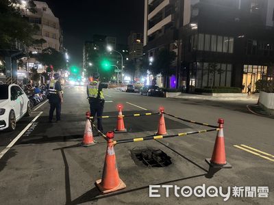 高雄馬路驚現「60cm深大坑洞」　2車開過慘爆胎！警急到場管制