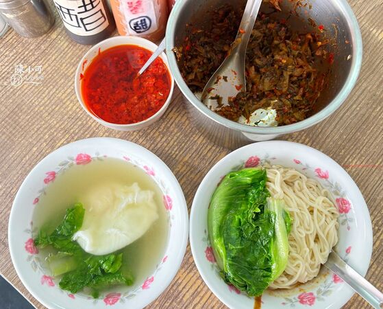 ▲▼士林美食「士林蛋包麵」沒有明顯招牌，在地超過50年麵店早餐。（圖／部落客陳小可提供）