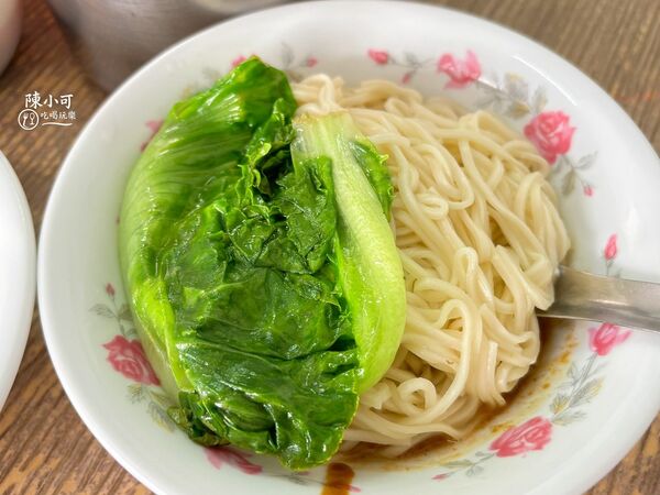 ▲▼士林美食「士林蛋包麵」沒有明顯招牌，在地超過50年麵店早餐。（圖／部落客陳小可提供）