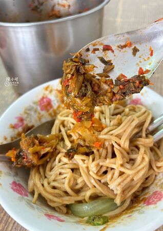 ▲▼士林美食「士林蛋包麵」沒有明顯招牌，在地超過50年麵店早餐。（圖／部落客陳小可提供）