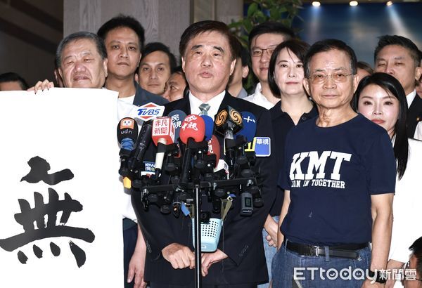 ▲▼ 登記參選國民黨主席-郝龍斌 。（圖／記者黃克翔攝）