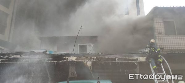 ▲▼51歲趙男住處起火竟快閃離開，警追屋主釐清是否有縱火嫌疑。(圖／記者邱中岳翻攝）