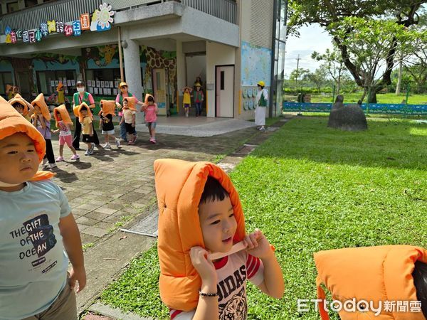 ▲南化消防分隊進入南化國小舉辦防火防災宣導，提升學童防災意識。（記者林東良翻攝，下同）