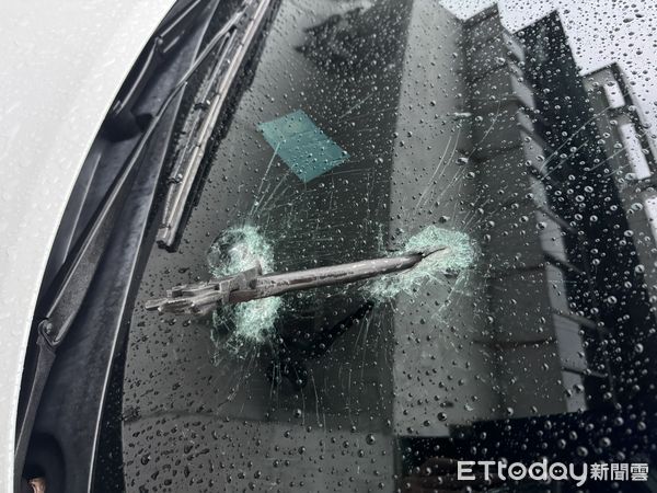 ▲▼鐵鉗,砸車。（圖／當事人提供）