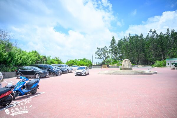 ▲▼澎湖「及林春咖啡館」同時擁有森林美景與黃金海灘的景觀咖啡廳。（圖／部落客滿分提供）