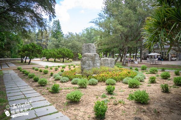 ▲▼澎湖「及林春咖啡館」同時擁有森林美景與黃金海灘的景觀咖啡廳。（圖／部落客滿分提供）