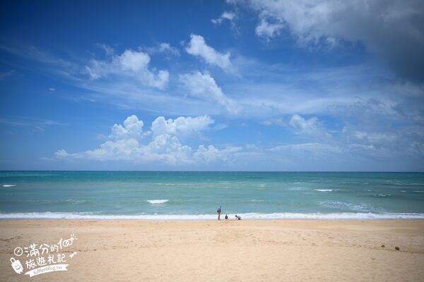 ▲▼澎湖「及林春咖啡館」同時擁有森林美景與黃金海灘的景觀咖啡廳。（圖／部落客滿分提供）