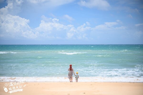 ▲▼澎湖「及林春咖啡館」同時擁有森林美景與黃金海灘的景觀咖啡廳。（圖／部落客滿分提供）