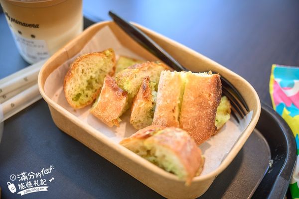 ▲▼澎湖「及林春咖啡館」同時擁有森林美景與黃金海灘的景觀咖啡廳。（圖／部落客滿分提供）