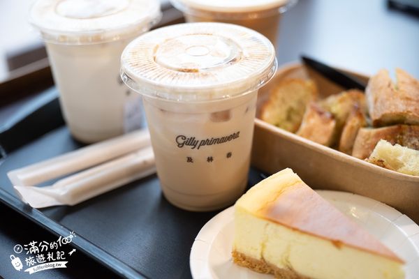 ▲▼澎湖「及林春咖啡館」同時擁有森林美景與黃金海灘的景觀咖啡廳。（圖／部落客滿分提供）