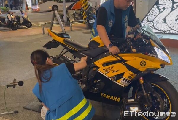 ▲▼第一部就攔到當晚最大噪音量的進口YAMAHA YZF，超標16分貝。（圖／桃園警分局提供）