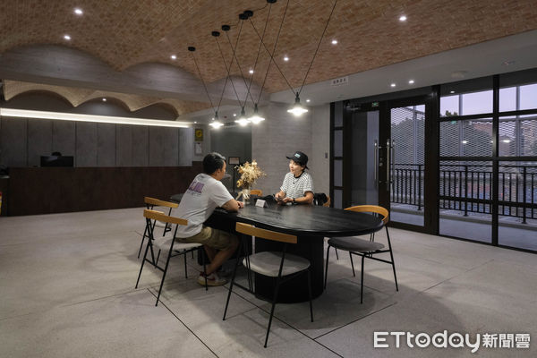 ▲彰化去年9月增添一間質感工業風旅宿「華宿文旅」。（圖／記者彭懷玉攝）