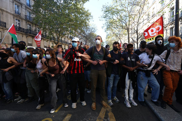 ▲▼ 法國18日大規模示威。（圖／路透）