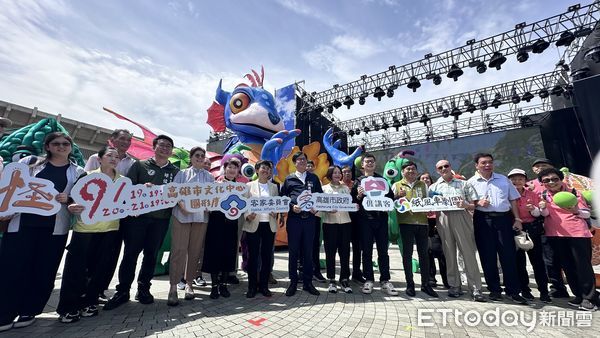 ▲▼8公尺高巨獸來了！紙風車親子劇《燈怪》高雄開演，連3天免費入場。（圖／記者賴文萱攝）