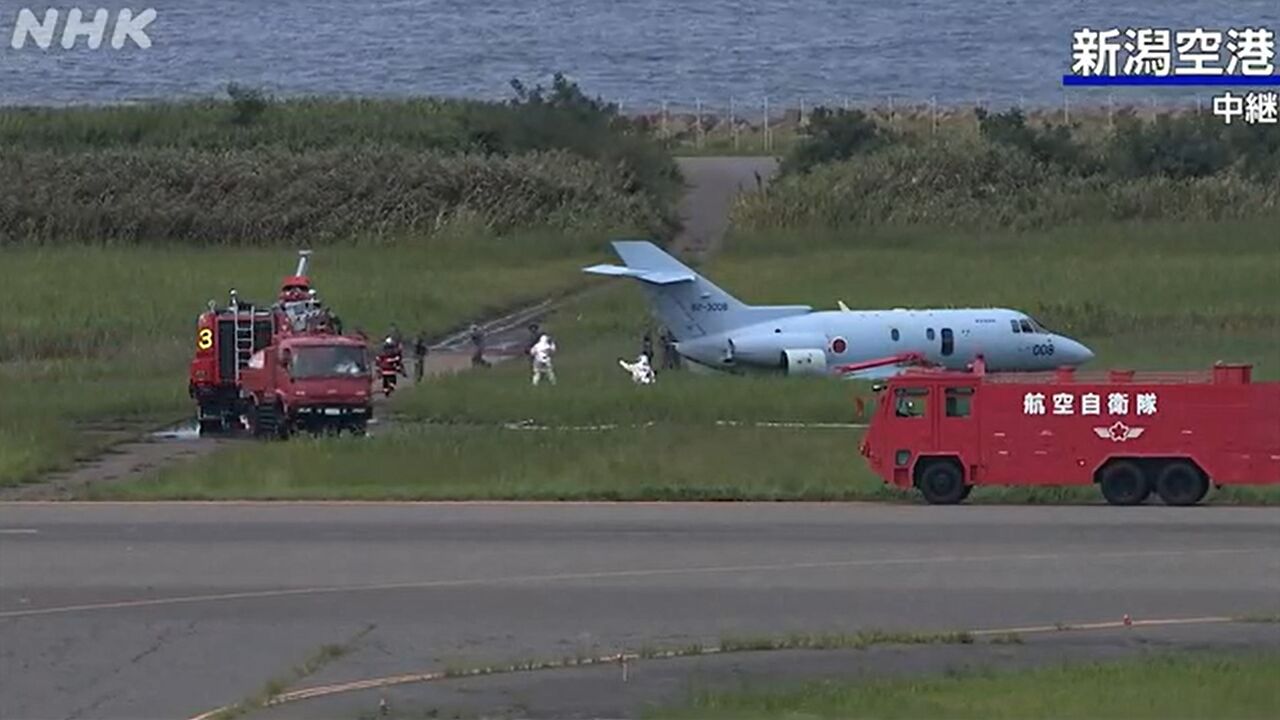 快訊／日本自衛隊飛機「衝出跑道」！　新潟機場一度封鎖2跑道