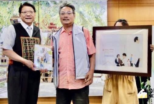 ▲▼。（圖／翻攝自Facebook／伍麗華）