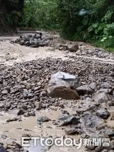 快訊／山區豪雨落石不斷　嘉義縣道159甲線、129鄉道緊急封閉