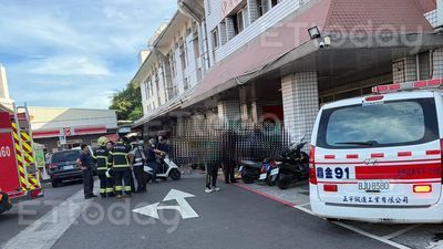 獨/超毛! 鬼月倒數2天「高雄殯儀館」電梯卡24人