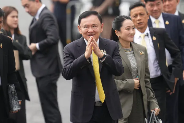 ▲▼ 泰國前總理戴克辛（Thaksin Shinawatra）及女兒貝東塔（Paetongtarn Shinawatra）。（圖／達志影像／美聯社）