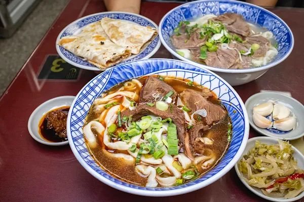 ▲▼台北中正區70年美食「清真黃牛肉麵館」，免費加湯加麵吃到爽，傳承不變的好味道！（圖／部落客美熊提供）