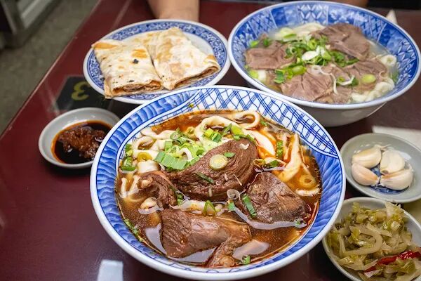 ▲▼台北中正區70年美食「清真黃牛肉麵館」，免費加湯加麵吃到爽，傳承不變的好味道！（圖／部落客美熊提供）