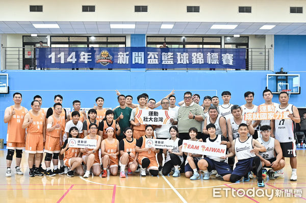 ▲▼新聞盃籃球賽，運動部長李洋親自上場對戰籃球記者聯隊。（圖／記者李毓康攝）