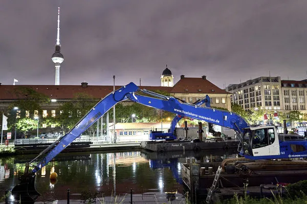 ▲▼德國柏林一枚二戰未爆彈在漁夫島（Fischerinsel）附近被發現。（圖／達志影像／美聯社）