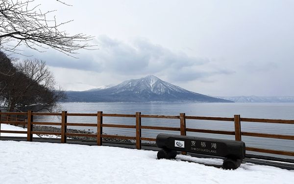 ▲▼北海道最安靜的冬日一隅，日本支笏湖一日遊行程安排。（圖／部落客CJ夫人提供）