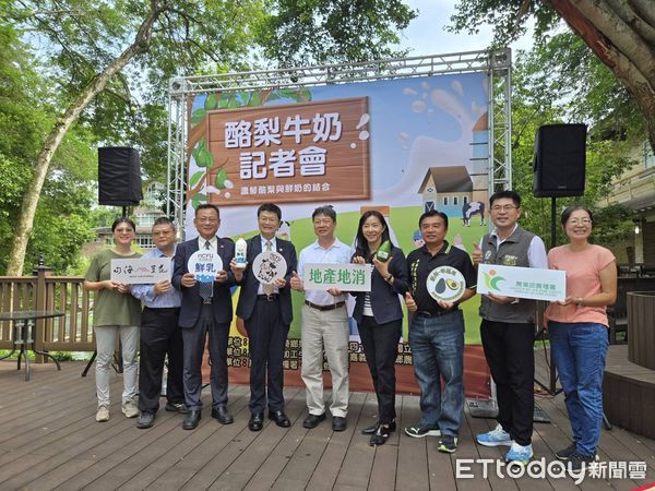 ▲▼   「酪梨三冠王」沈世政攜手嘉義大學推出創新冰品，酪梨牛奶雪花冰獲好評   。（圖／嘉義縣政府提供）