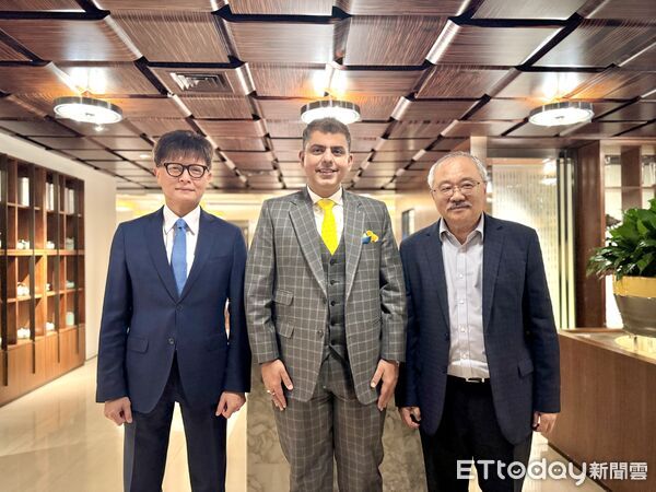 ▲千禧國際酒店及度假村（Millennium Hotels and Resorts）率隊來台，由左而右分別是：MHR集團台灣區總經理闞耀榮、代理營運長暨首席商務長Saurabh Prakash、資深副總裁-北亞洲區葉偉霖。（圖／記者彭懷玉攝）