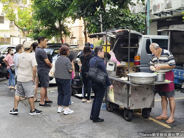 ▲▼台北善導寺美食推薦立院三寶「立法院生煎包」，人氣小吃鄉民激推水煎包必吃名單外帶。（圖／部落客DARREN提供）