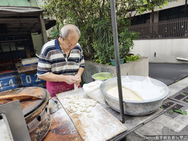 ▲▼台北善導寺美食推薦立院三寶「立法院生煎包」，人氣小吃鄉民激推水煎包必吃名單外帶。（圖／部落客DARREN提供）