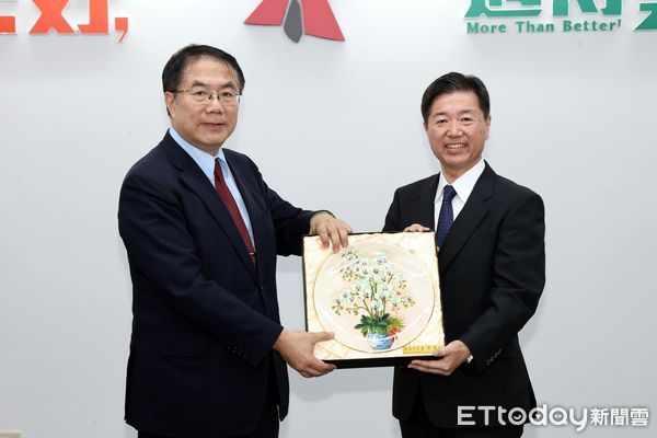 ▲水戶市商工會議所青年部存取台南，與鳳凰城國際青年商會舉行交流會。（記者林東良翻攝，下同）