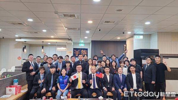 ▲水戶市商工會議所青年部存取台南，與鳳凰城國際青年商會舉行交流會。（記者林東良翻攝，下同）