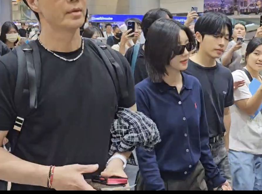 ▲▼  邊伯賢、權恩妃抵台 。（圖／桃園機場記者聯誼會提供）