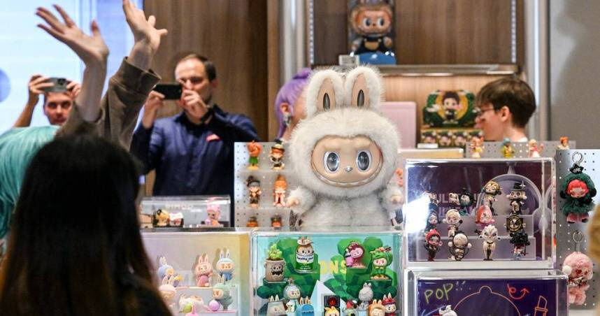 俄女找惡魔簽「靈魂契約」換11萬　只為買一套Labubu