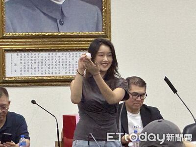 超高顏值助陣！她代郝龍斌抽國民黨主席選舉號次　真實身份曝光