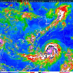 樺加沙颱風「變胖加速」!最快明8:30發海警 周一最強時刻進逼