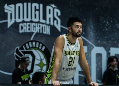 簡浩引退儀式哭了 淚謝GM韓駿鎧:救了我的生涯