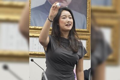 正妹貝貝代抽號爆紅！郝龍斌曝往事：現在都大三了