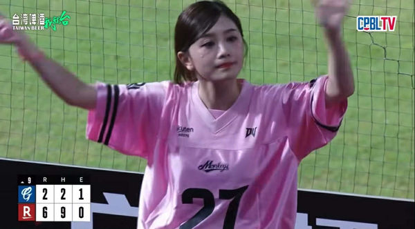 ▲▼Rakuten Girls岱縈、若潼。（圖／截自CPBLTV）