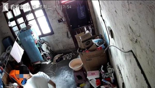 ▲▼全裸潛入女鄰居家　陸男偷內褲自慰、尿在熱水瓶。（圖／翻攝微博）